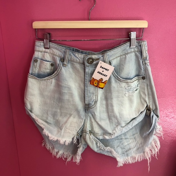 One Teaspoon Pants - OneTeaSpoon Short Shorts Mid Waist Bandits size 26